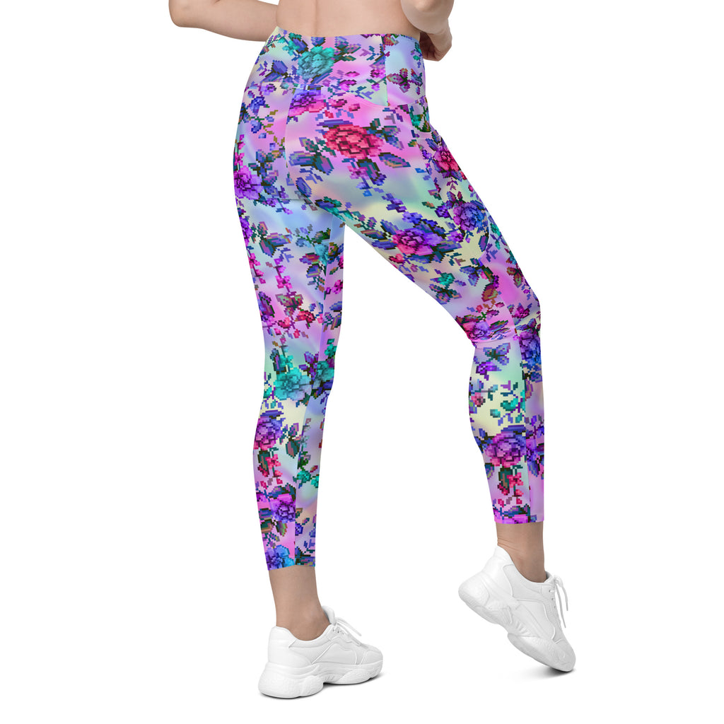 Leggings with a pixel floral pattern in pastel colors. 