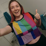 Load image into Gallery viewer, Kelly wearing the &quot;No Signal&quot; crop top and loving it! Trust me, it&#39;s definitely a professional photo and not a bathroom selfie...
